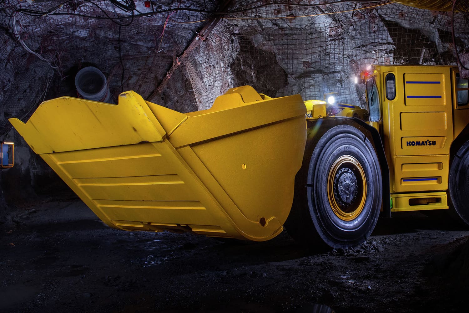 Погрузочно-доставочная машина Komatsu WX07