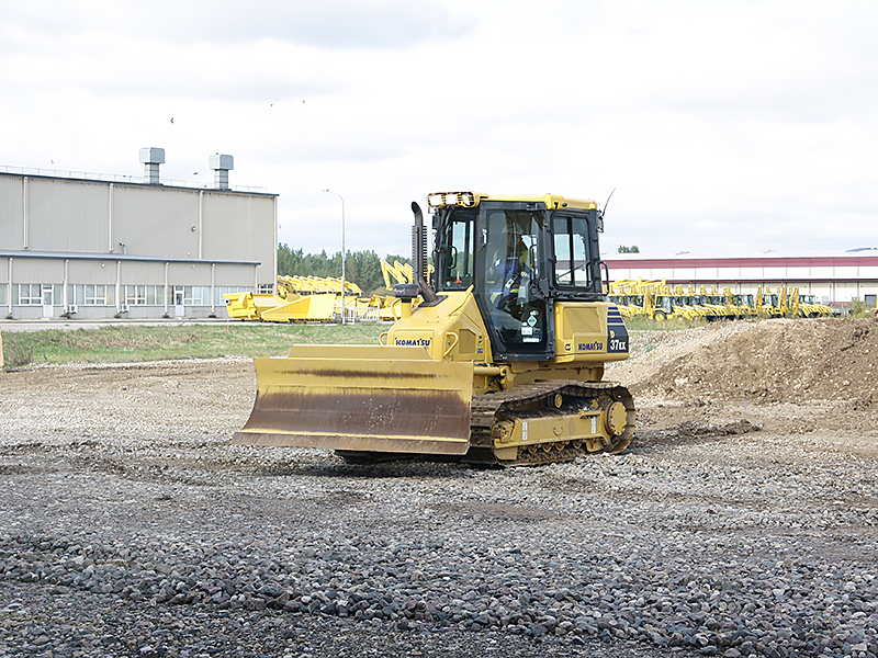 Komatsu D37EX/PX-22 бульдозері