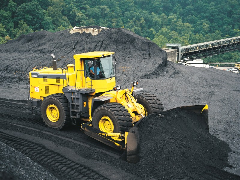 Komatsu WD600-6 дөңгелекті бульдозері