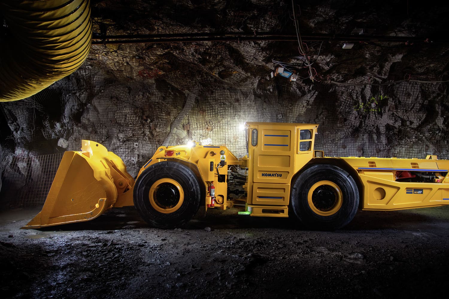 Погрузочно-доставочная машина Komatsu WX07