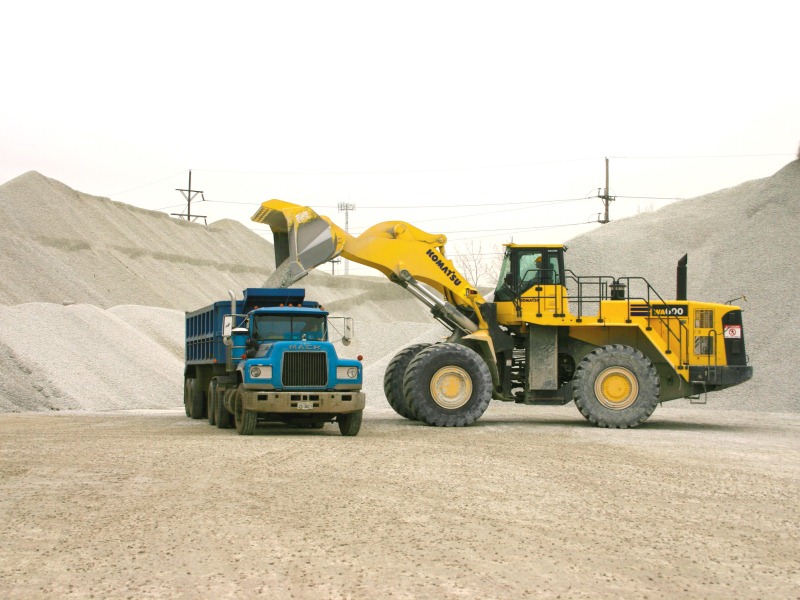 Komatsu WA600-6 дөңгелекті фронталды жүк тиегіші