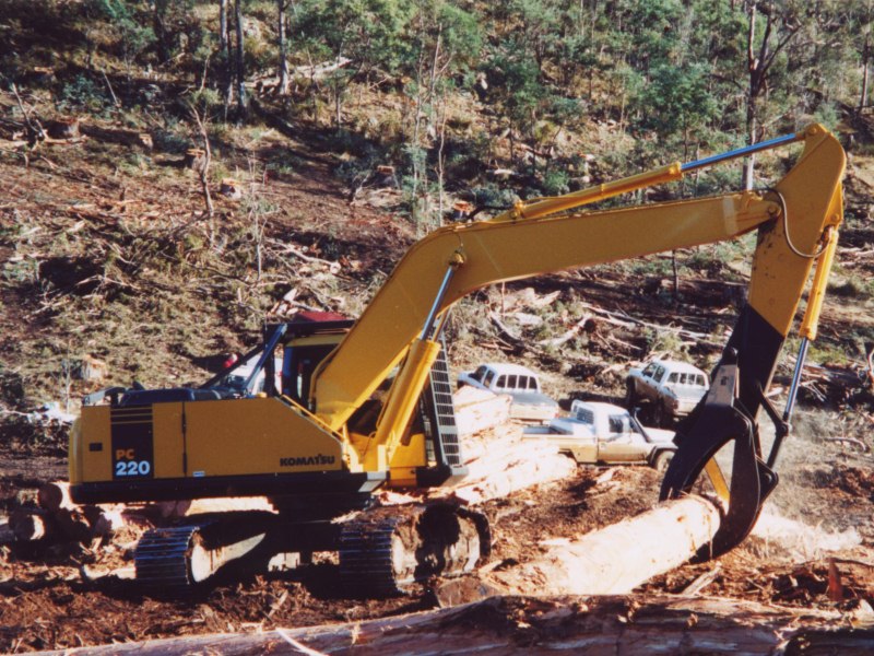 Komatsu PC220-8M0 / PC220 LC-8M0 шынжыр табанды экскаваторы
