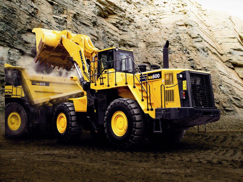 Komatsu WA600-6 дөңгелекті фронталды жүк тиегіші