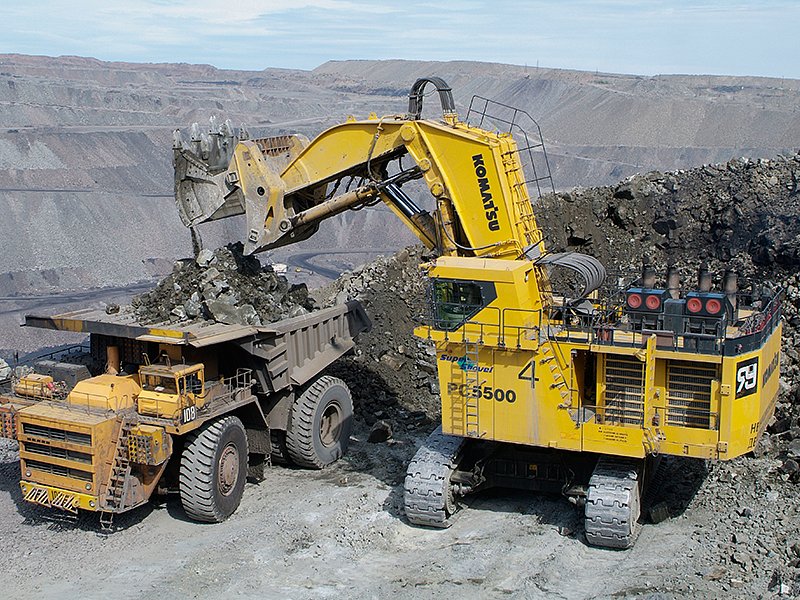 Komatsu PC5500-6, Е-6 шынжыр табанды экскаваторы (тік күрегі бар)