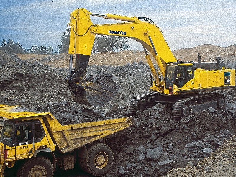 Komatsu PC800SE-8 шынжыр табанды экскаваторы (кері күрегі бар)