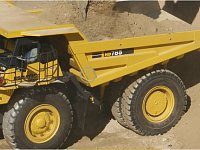 Самосвал Komatsu HD785-7