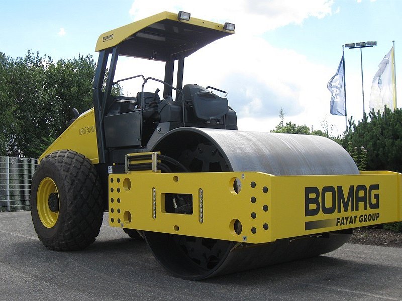 Грунтовой каток Bomag BW 216 D-5