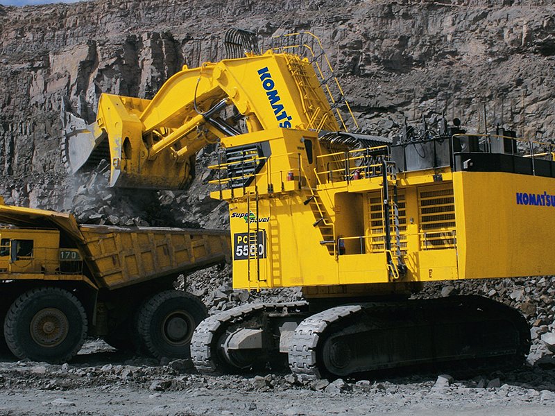 Komatsu PC5500-6, Е-6 шынжыр табанды экскаваторы (тік күрегі бар)