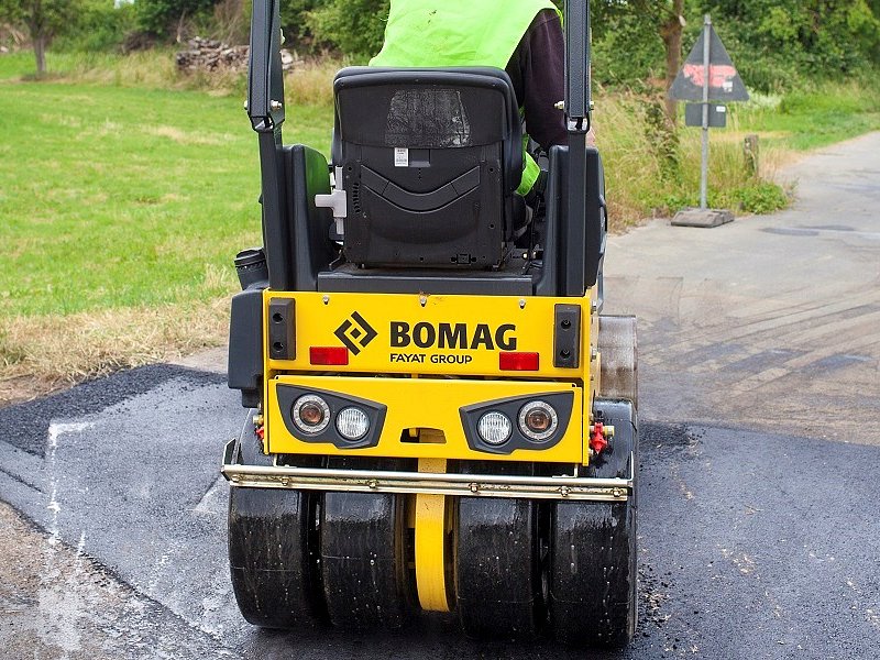 Легкий сочленённый тандемный каток Bomag BW 100 SCC-5