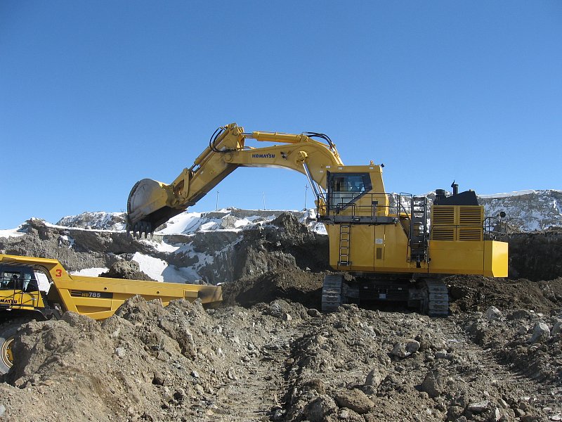 Komatsu PC4000-11 шынжыр табанды экскаваторы (кері күрегі бар)