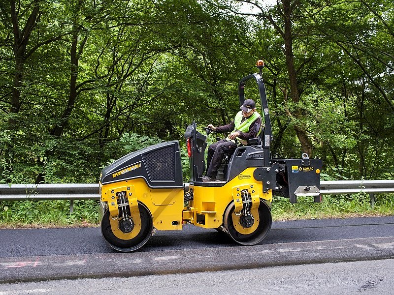 Легкий сочленённый тандемный каток Bomag BW 120 AD-5