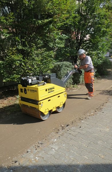 Бірге жөнелтілетін Bomag BW 65 H қосбілікті дірілаунағы