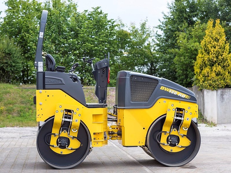 Легкий сочленённый тандемный каток Bomag BW 138 AD-5