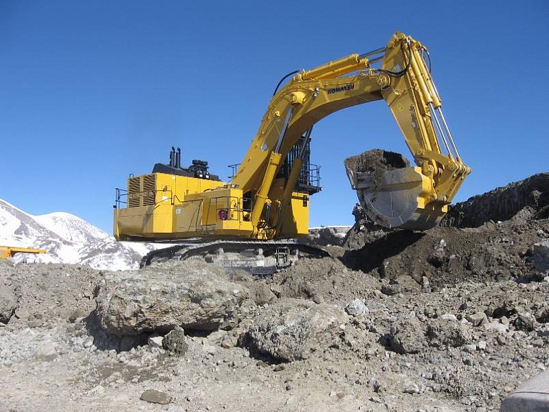 Komatsu PC4000-11 шынжыр табанды экскаваторы (кері күрегі бар)