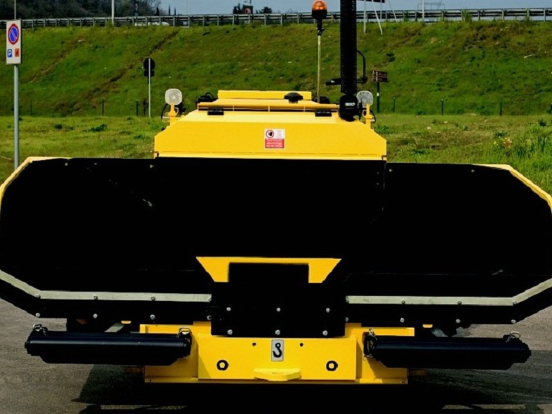 Bomag BF 223 C асфальттөсегіші