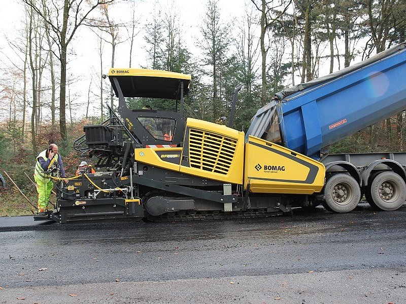 Асфальтоукладчик Bomag BF 600 C-2 S500|600