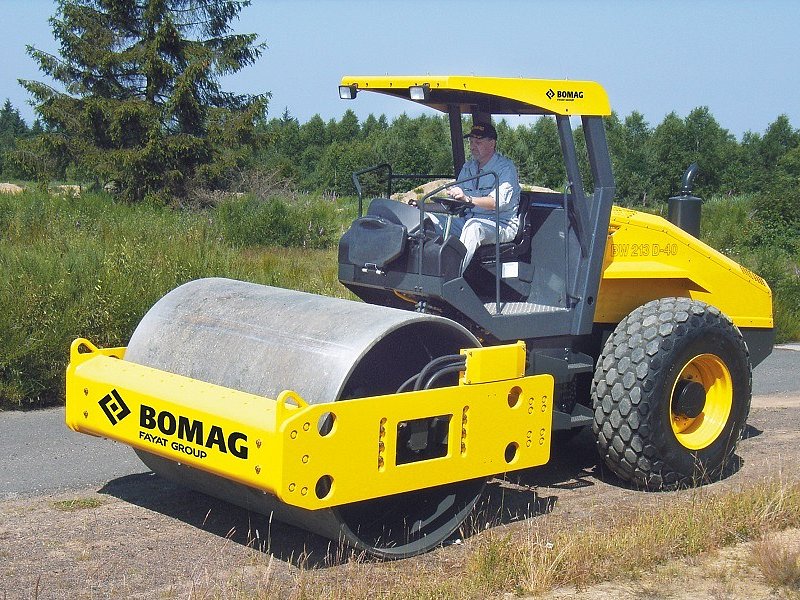 Bomag BW 212 (D-40 Ballasted) жер тегістейтін аунағы