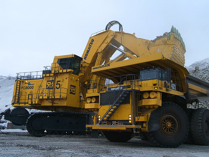 Komatsu 830E-AC самосвалы