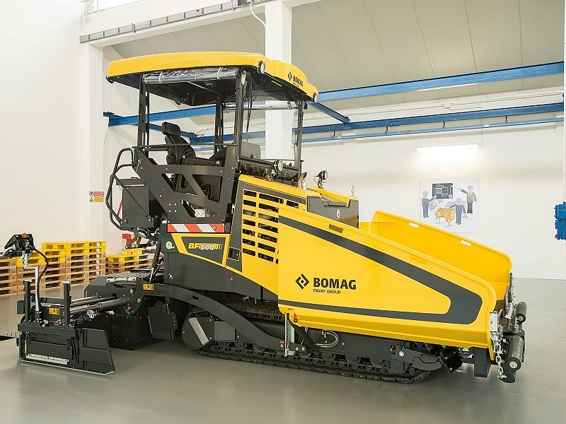 Асфальтоукладчик Bomag BF 300 C