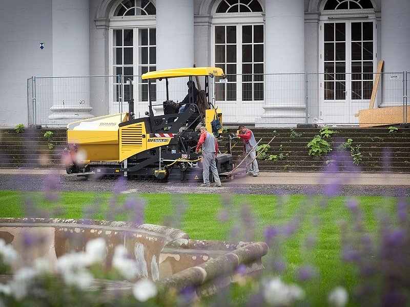 Асфальтоукладчик Bomag BF 300 C