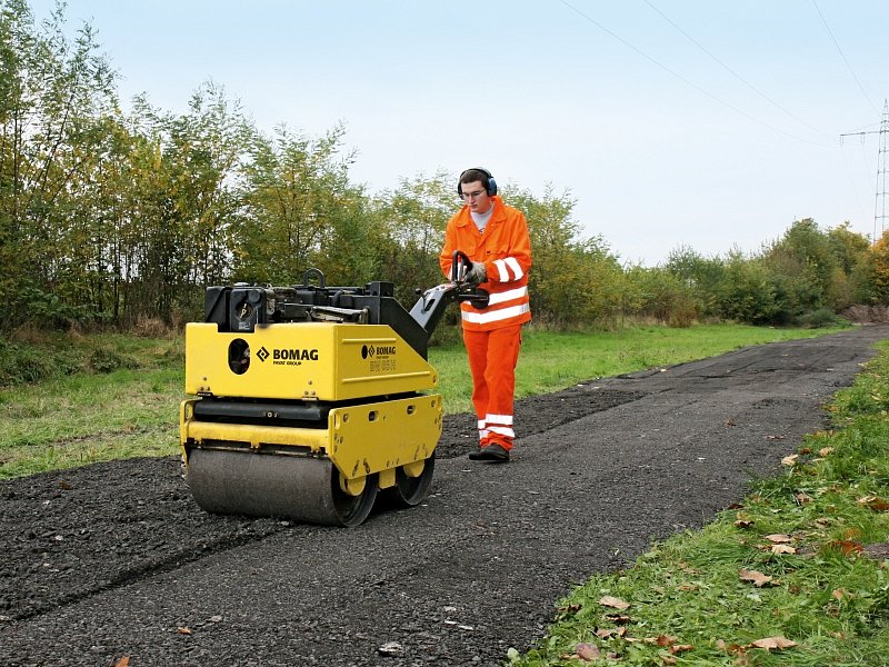 Сопровождаемый двухвальцовый виброкаток Bomag BW 65 H