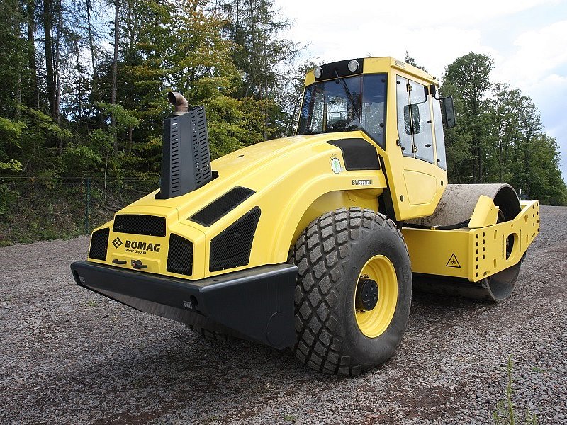 Грунтовой каток Bomag BW 219 D-5