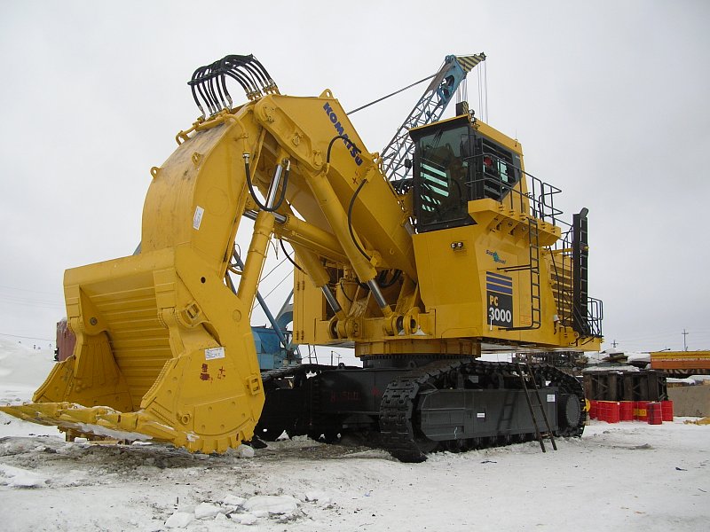 Komatsu PC3000-6, Е-6 шынжыр табанды экскаваторы (тік күрегі бар)