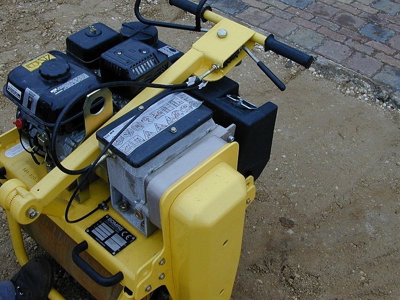 Бірге жөнелтілетін Bomag BW 55 Е бірбілікті дірілаунағы