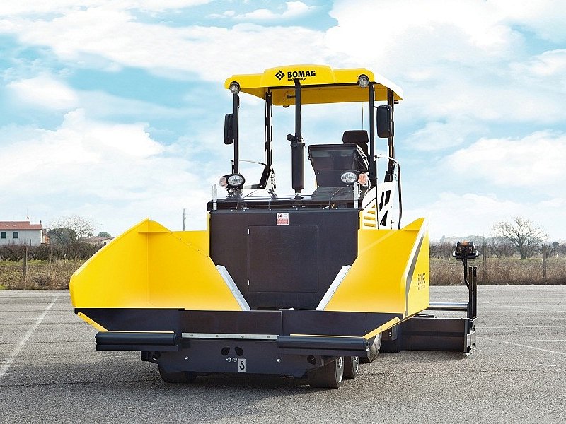 Bomag BF 300 P асфальттөсегіші