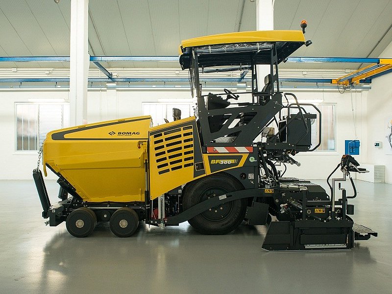 Асфальтоукладчик Bomag BF 300 P