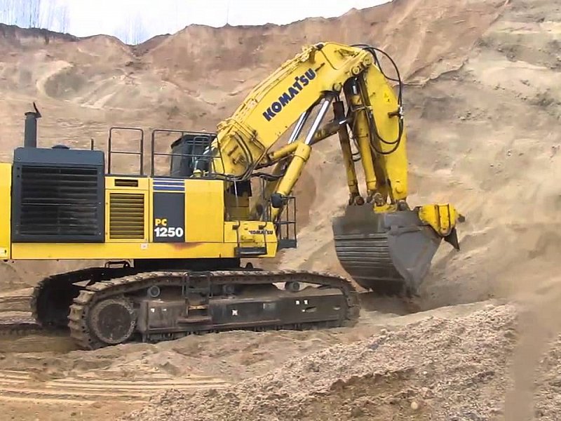 Komatsu PC1250-8 шынжыр табанды экскаваторы (тік күрегі бар)